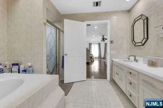 60 Ivy Place Wayne, NJ 07470