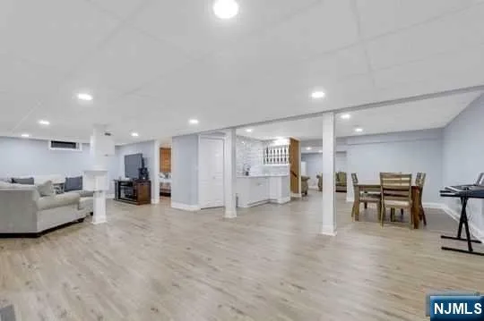 60 Ivy Place Wayne, NJ 07470