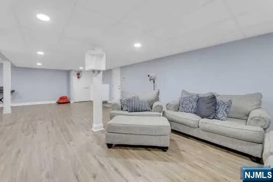 60 Ivy Place Wayne, NJ 07470