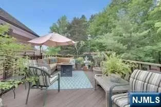 60 Ivy Place Wayne, NJ 07470
