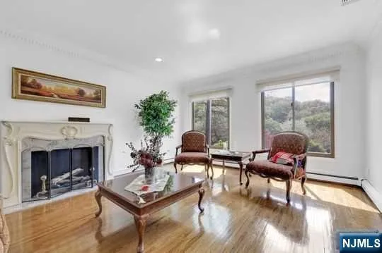 60 Ivy Place Wayne, NJ 07470