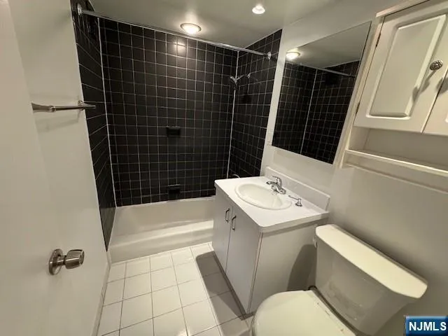 1203 River Road 17G Edgewater, NJ 07020