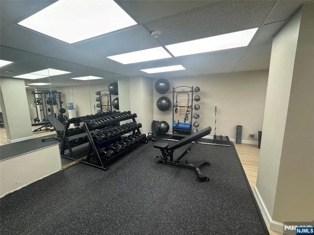 1203 River Road 17G Edgewater, NJ 07020