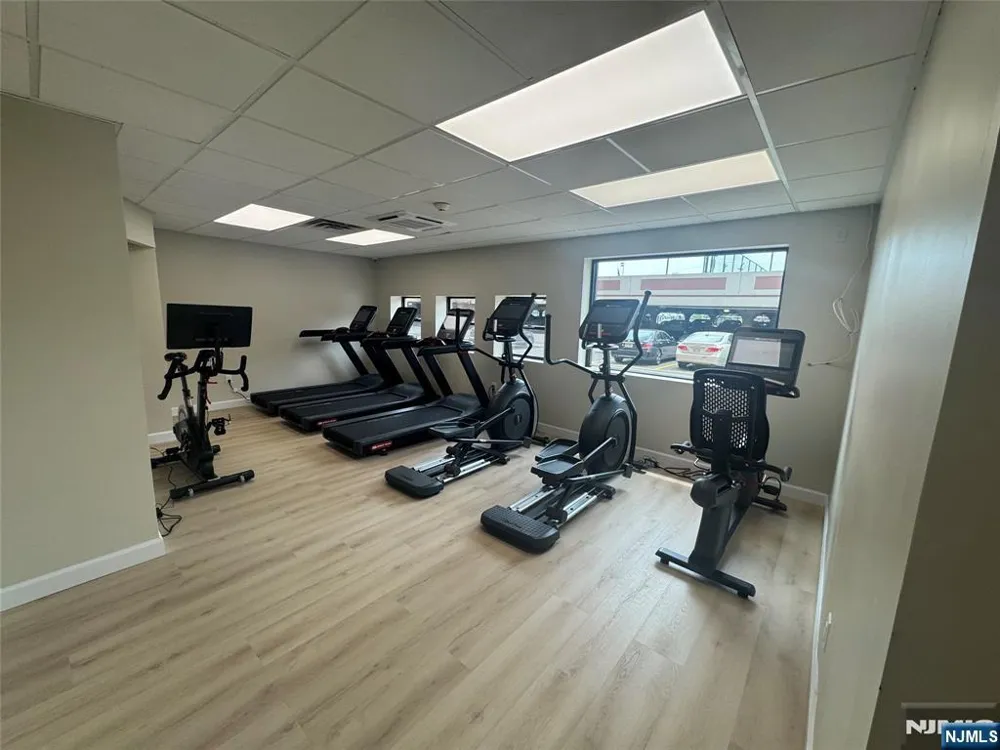 1203 River Road 17G Edgewater, NJ 07020