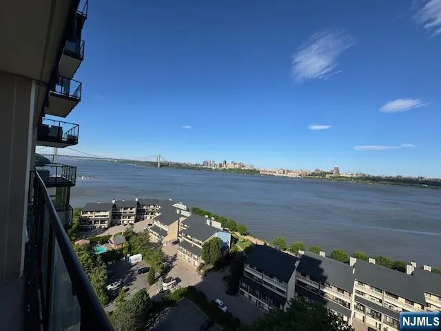 1203 River Road 17G Edgewater, NJ 07020