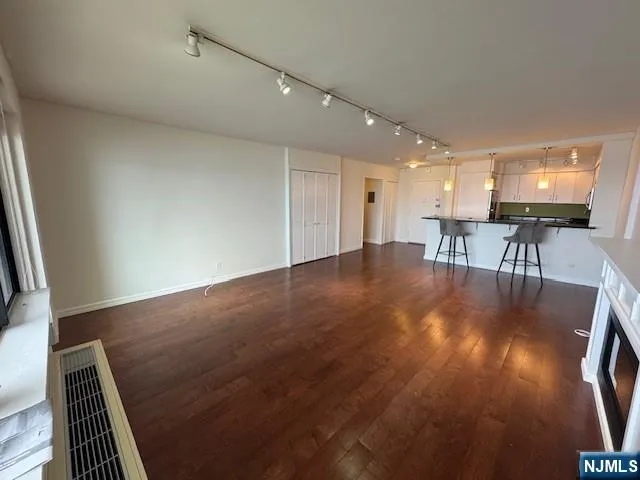 1203 River Road 17G Edgewater, NJ 07020