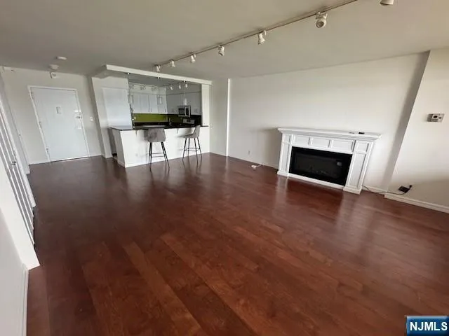1203 River Road 17G Edgewater, NJ 07020