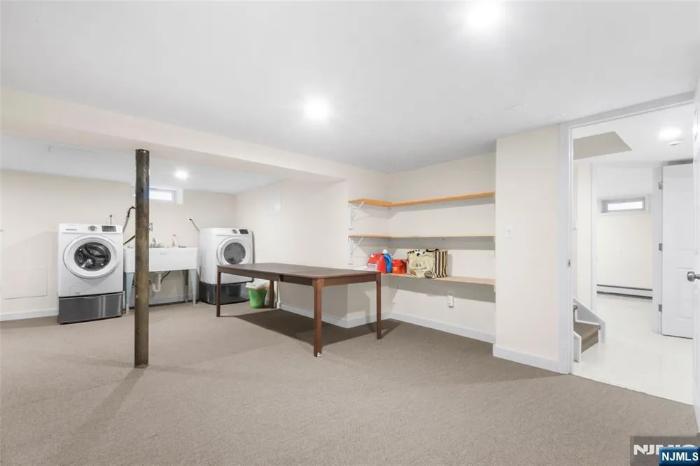 558 Broad Avenue Leonia, NJ 07605