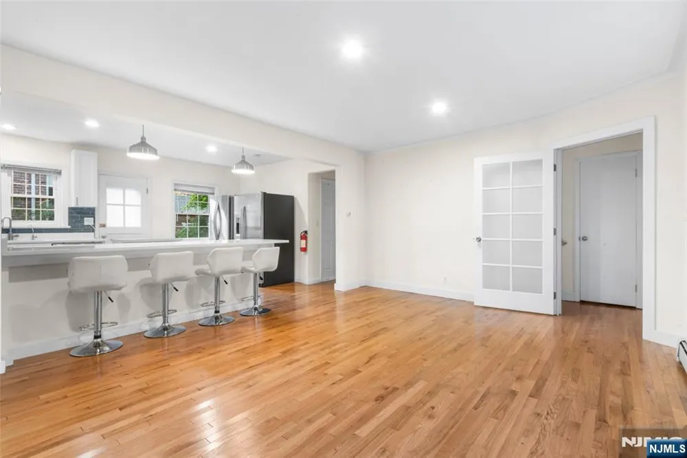 558 Broad Avenue Leonia, NJ 07605