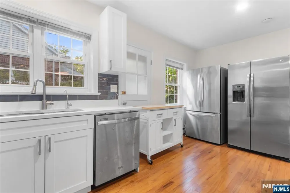 558 Broad Avenue Leonia, NJ 07605