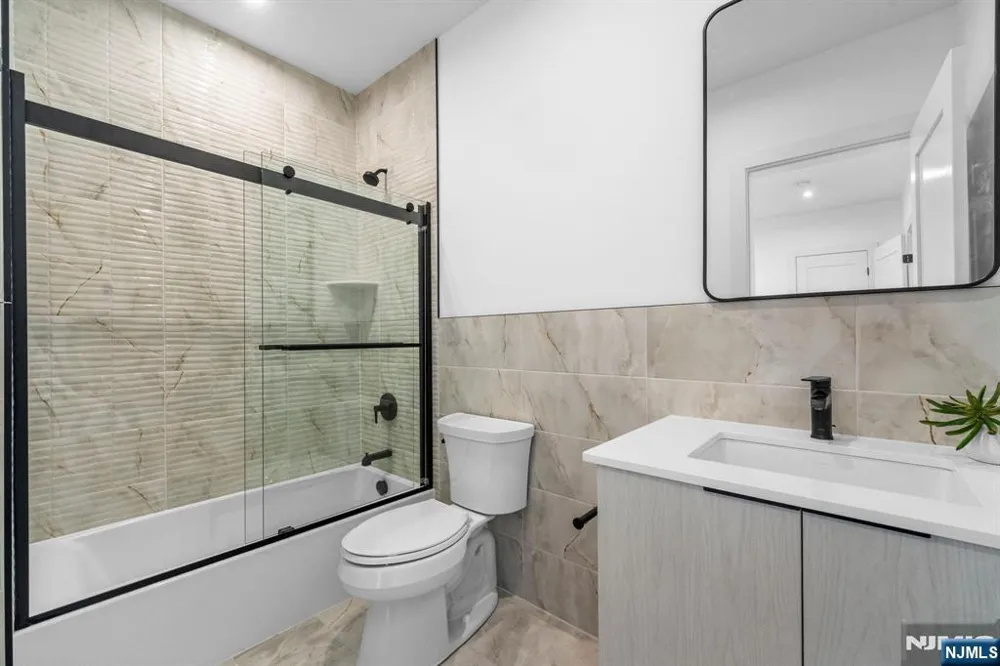 223 Main Street A Fort Lee, NJ 07024