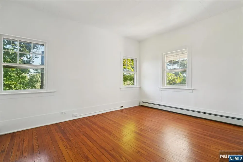25 Prospect Avenue COTTAGE Montclair, NJ 07042