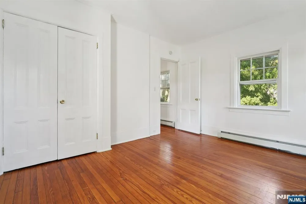 25 Prospect Avenue COTTAGE Montclair, NJ 07042