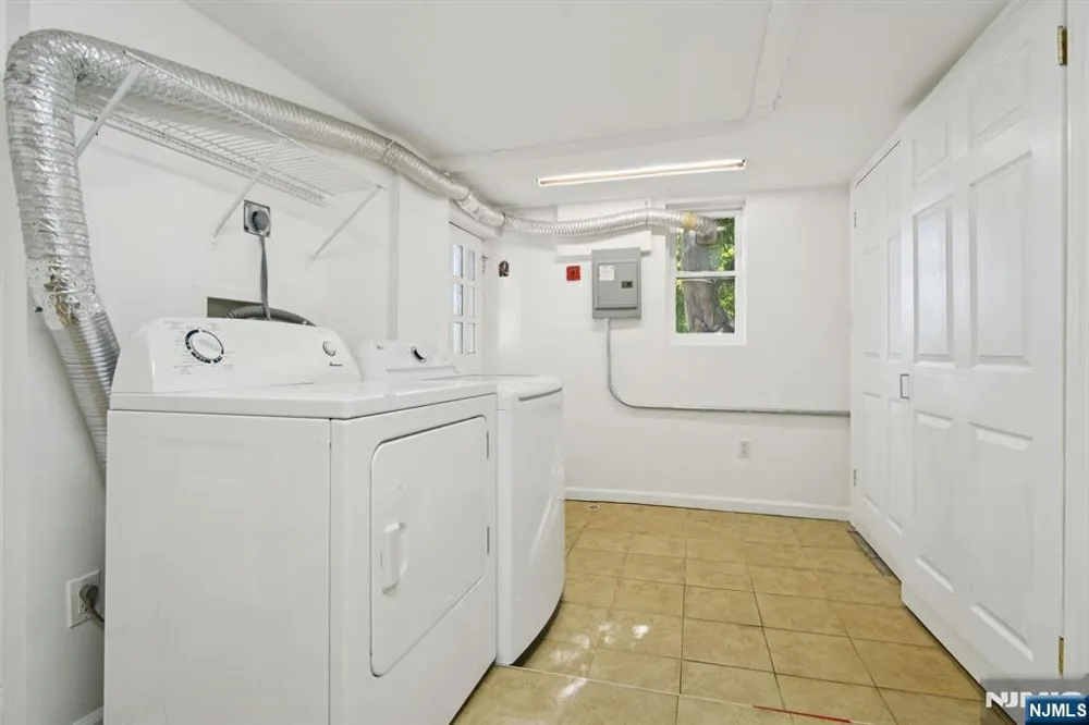 25 Prospect Avenue COTTAGE Montclair, NJ 07042