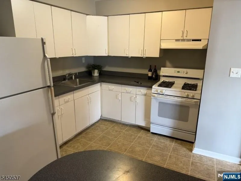 306 Hoover Avenue 41 Bloomfield, NJ 07003