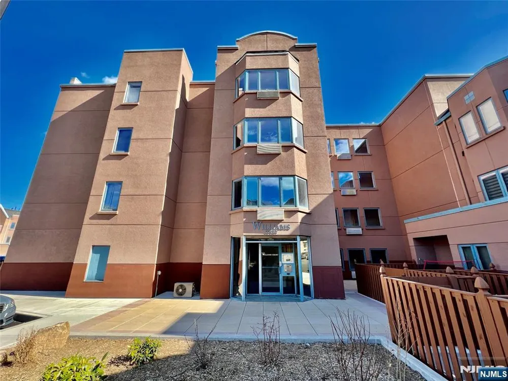 404 Williams Edgewater, NJ 07020
