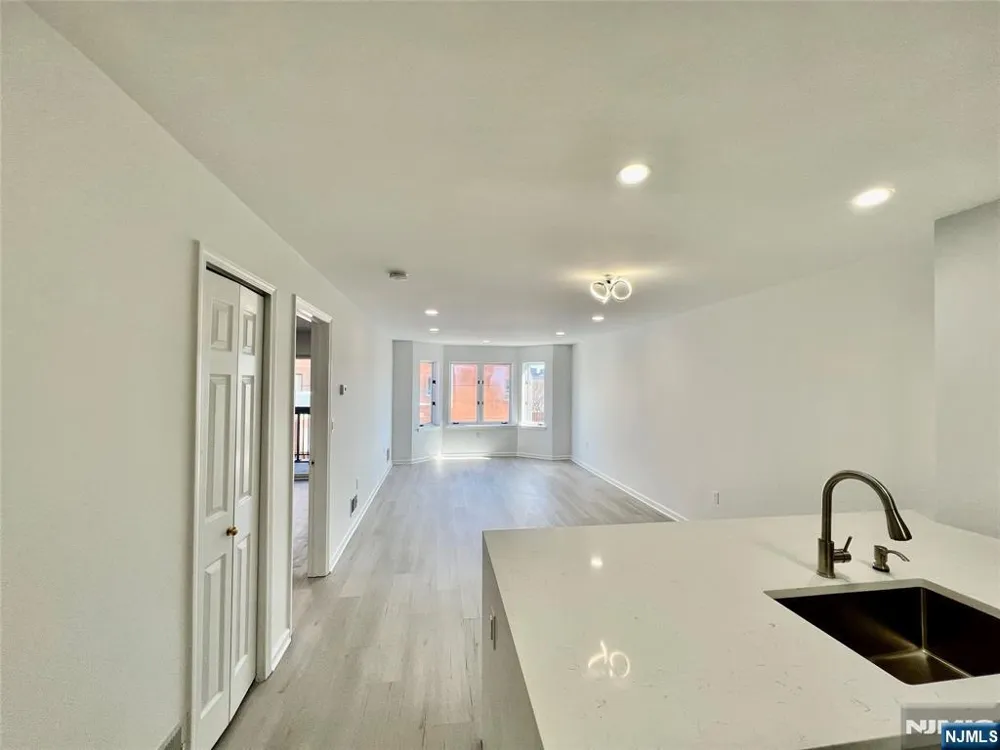 404 Williams Edgewater, NJ 07020