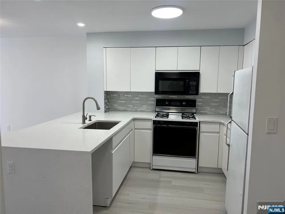 404 Williams Edgewater, NJ 07020