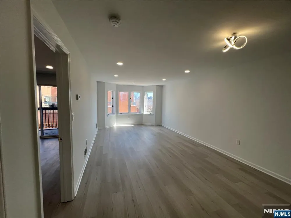 404 Williams Edgewater, NJ 07020