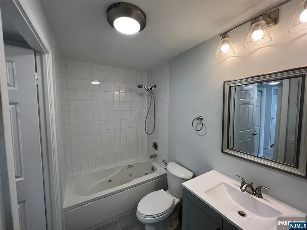 404 Williams Edgewater, NJ 07020