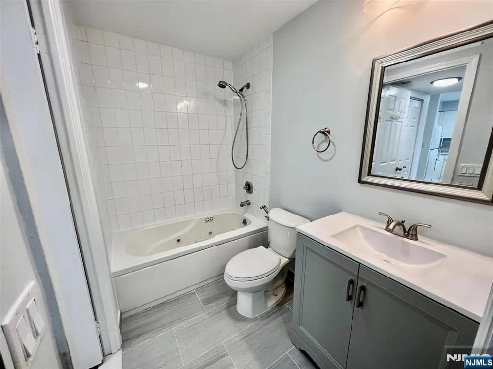 404 Williams Edgewater, NJ 07020