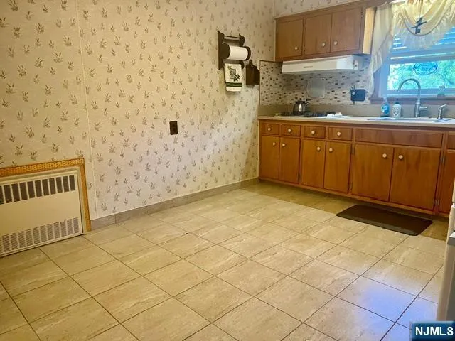 9 Carlen Court 2 Fairview, NJ 07022