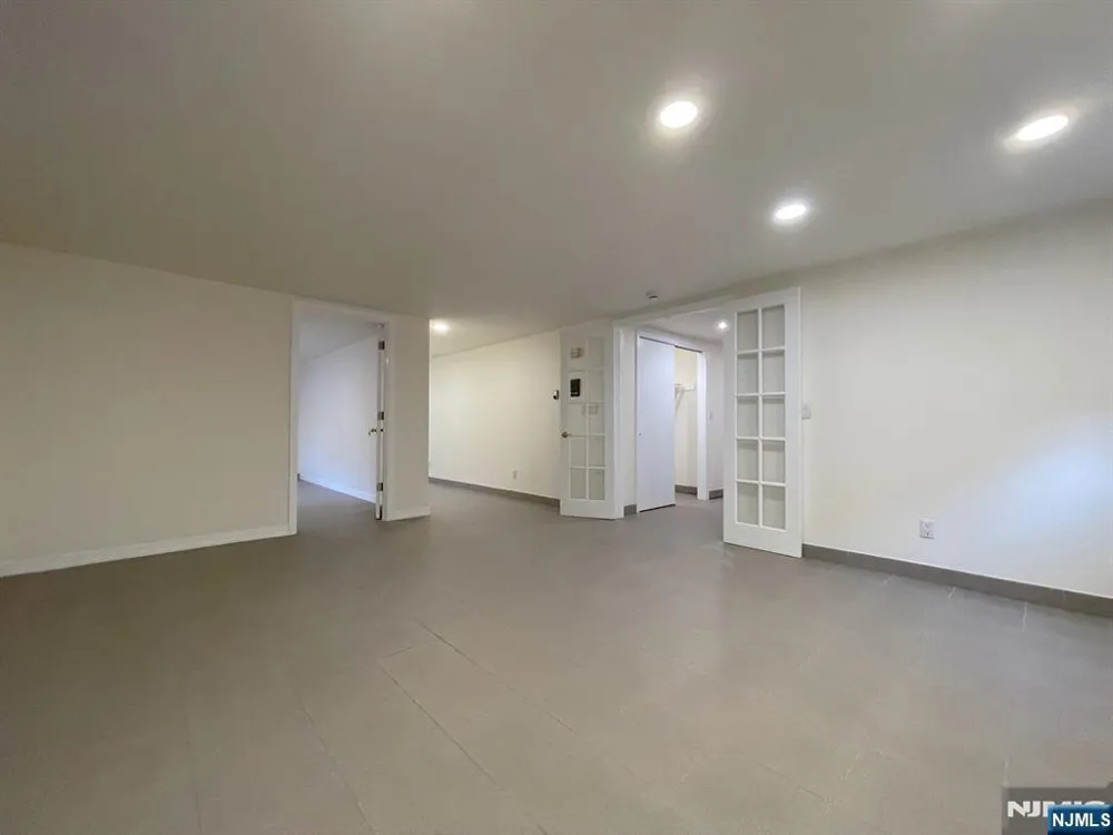 488 Walnut Street 1st FL Ridgefield, NJ 07657