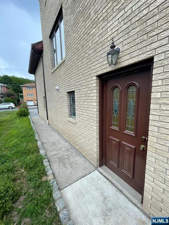 488 Walnut Street 1st FL Ridgefield, NJ 07657
