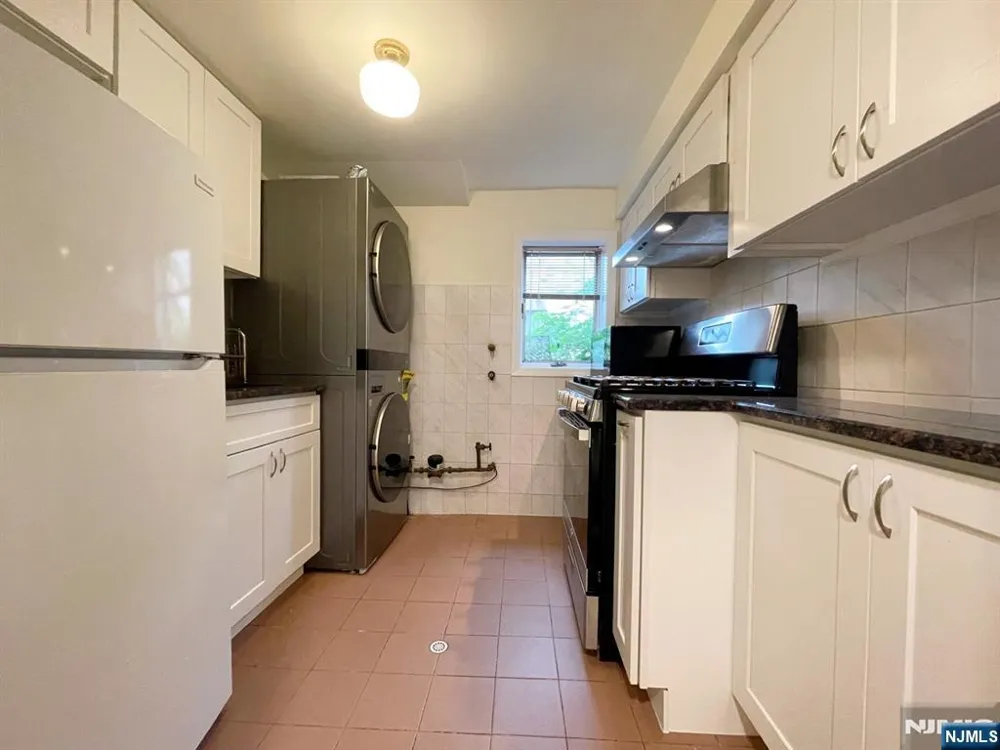 488 Walnut Street 1st FL Ridgefield, NJ 07657