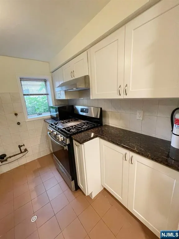 488 Walnut Street 1st FL Ridgefield, NJ 07657