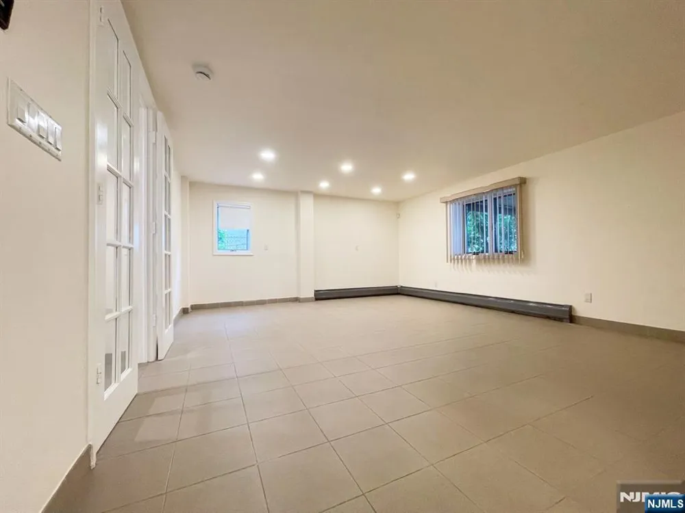 488 Walnut Street 1st FL Ridgefield, NJ 07657