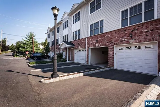 10 Terrace Avenue 9 Hasbrouck Heights, NJ 07604