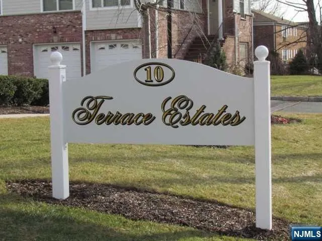 10 Terrace Avenue 9 Hasbrouck Heights, NJ 07604