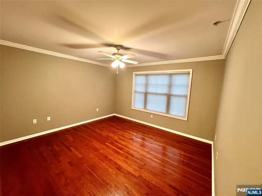 10 Terrace Avenue 9 Hasbrouck Heights, NJ 07604