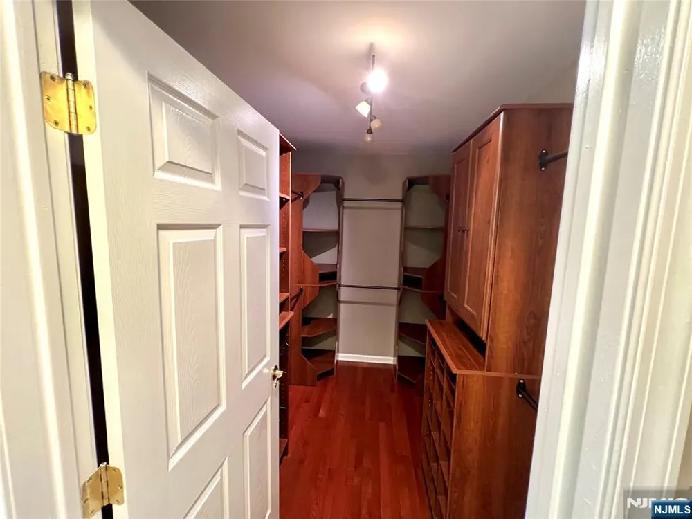 10 Terrace Avenue 9 Hasbrouck Heights, NJ 07604