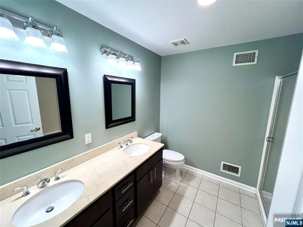 10 Terrace Avenue 9 Hasbrouck Heights, NJ 07604