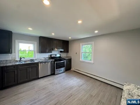 151 Lee Street 2nd Fl