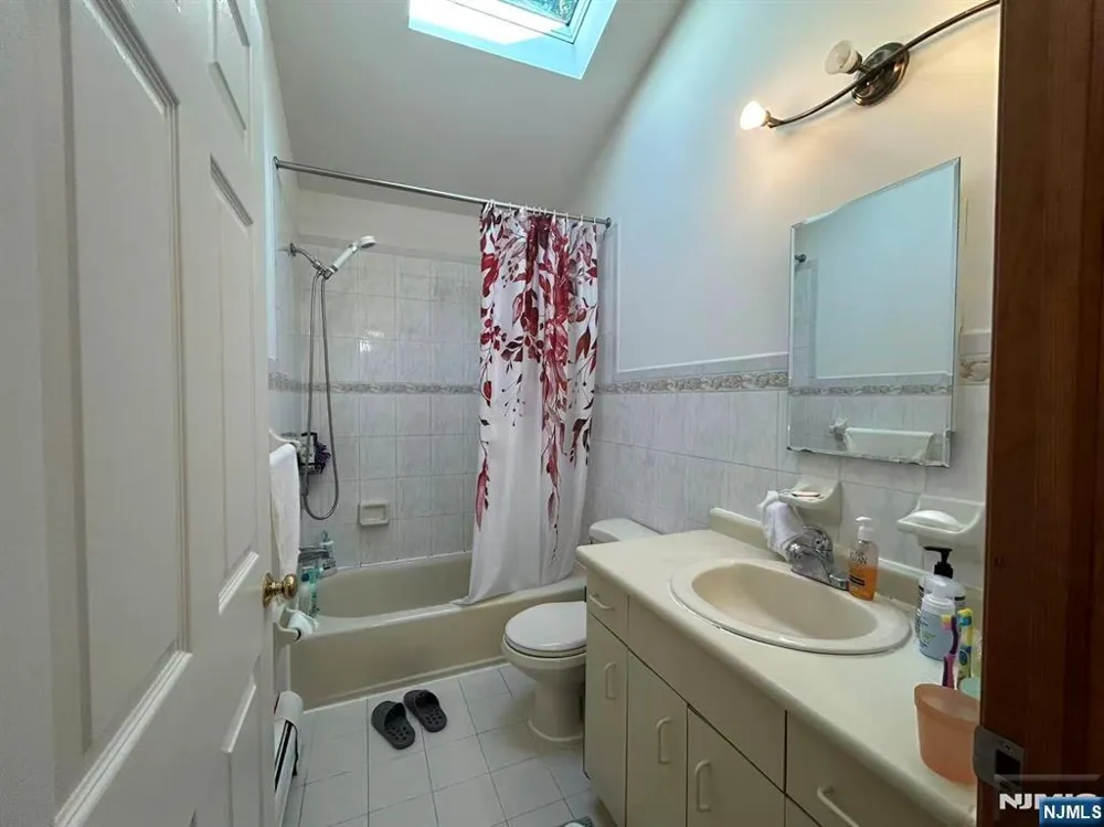 1611A Gerome Avenue A Fort Lee, NJ 07024