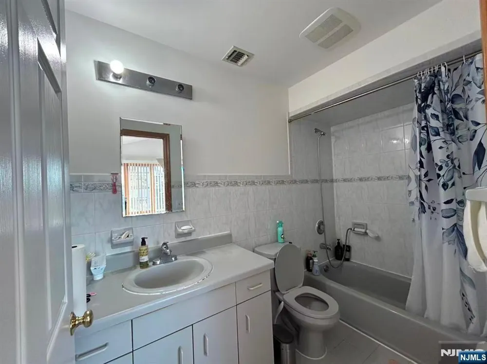 1611A Gerome Avenue A Fort Lee, NJ 07024