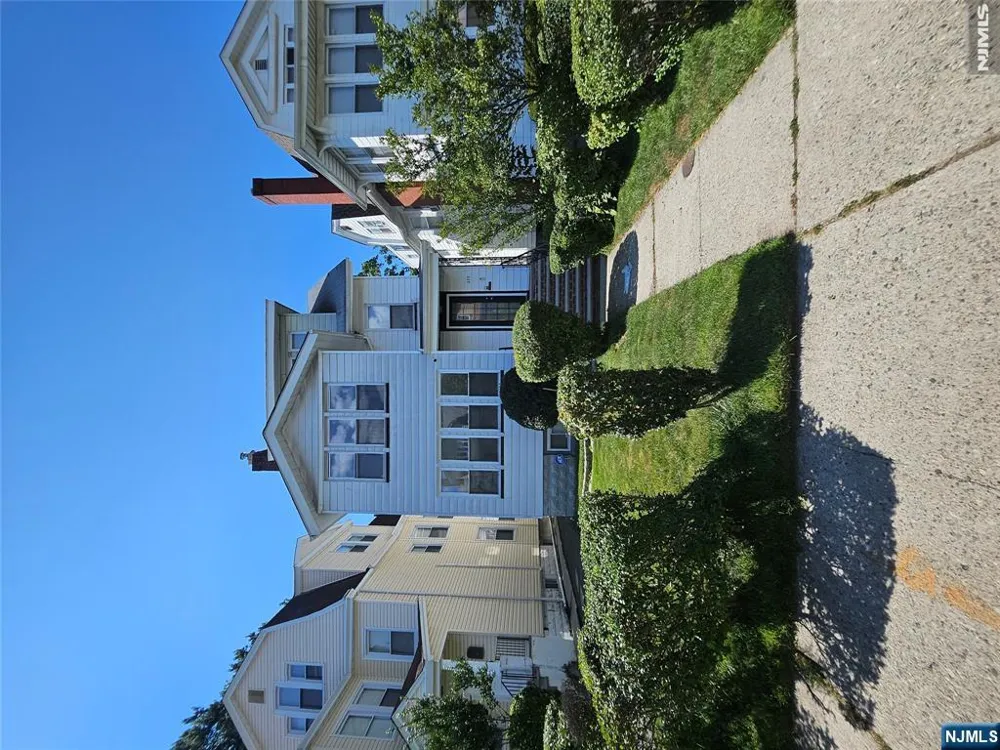 275 S Burnett Street 2 East Orange, NJ 07018
