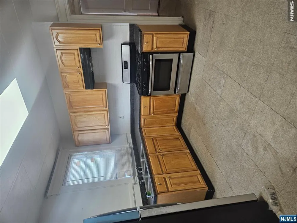 275 S Burnett Street 2 East Orange, NJ 07018