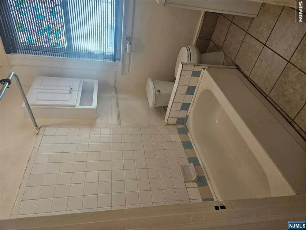 275 S Burnett Street 2 East Orange, NJ 07018