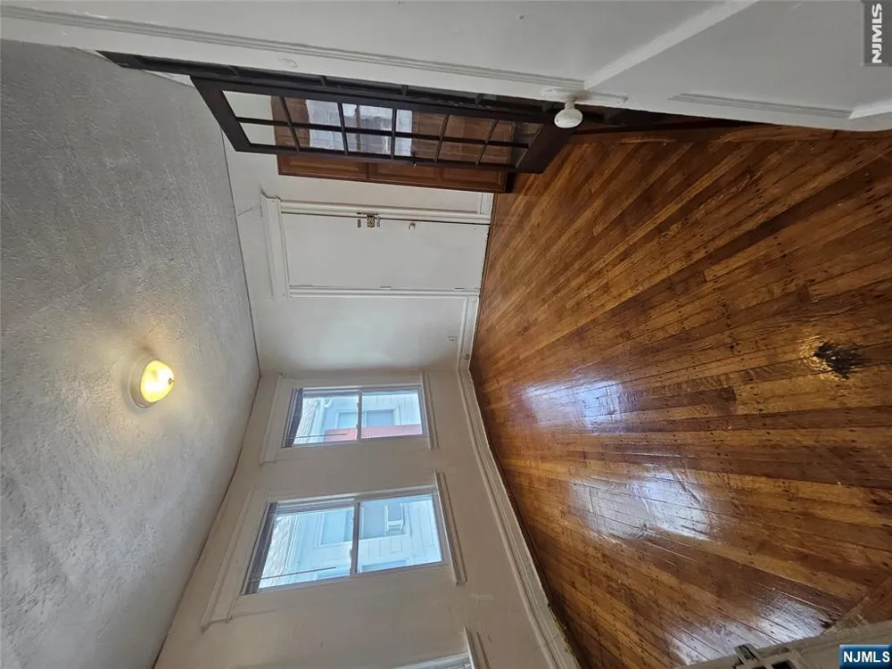 275 S Burnett Street 2 East Orange, NJ 07018