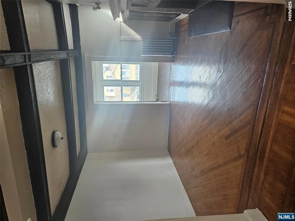 275 S Burnett Street 2 East Orange, NJ 07018
