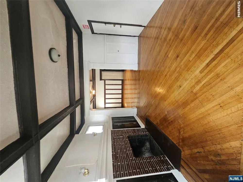 275 S Burnett Street 2 East Orange, NJ 07018