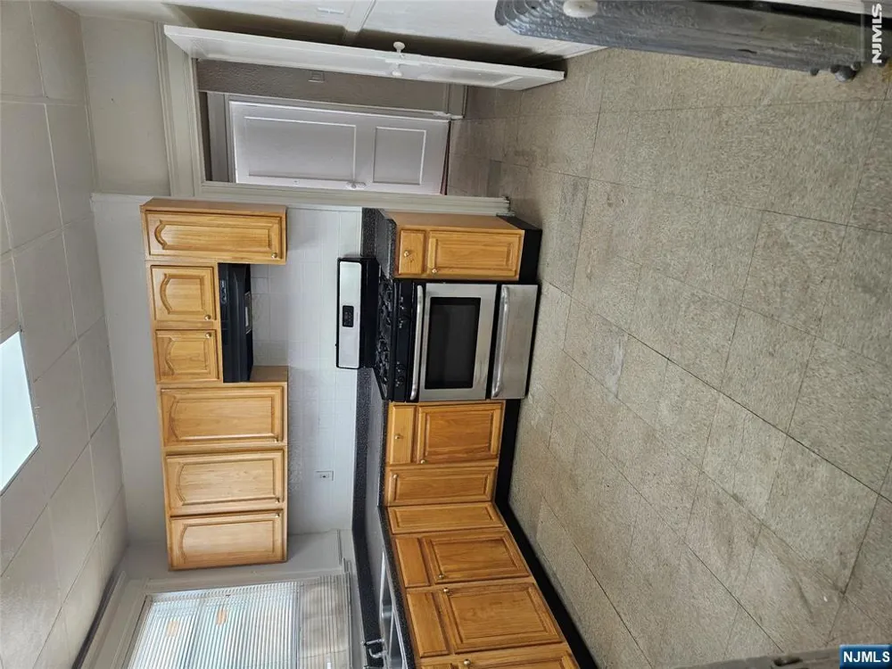 275 S Burnett Street 2 East Orange, NJ 07018