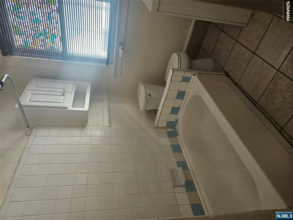 275 S Burnett Street 2 East Orange, NJ 07018