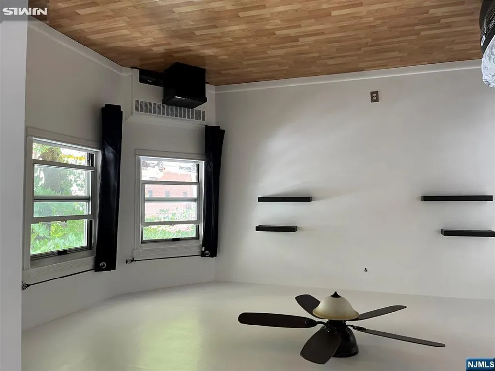 159 Hamilton Avenue Hasbrouck Heights, NJ 07604
