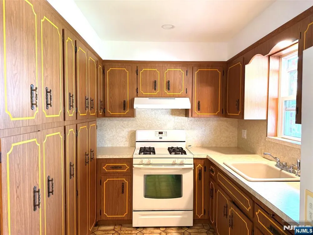 169 Fulton Avenue Fairview, NJ 07022