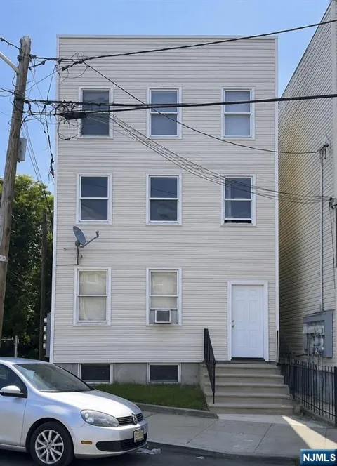 23 Highland Street 3